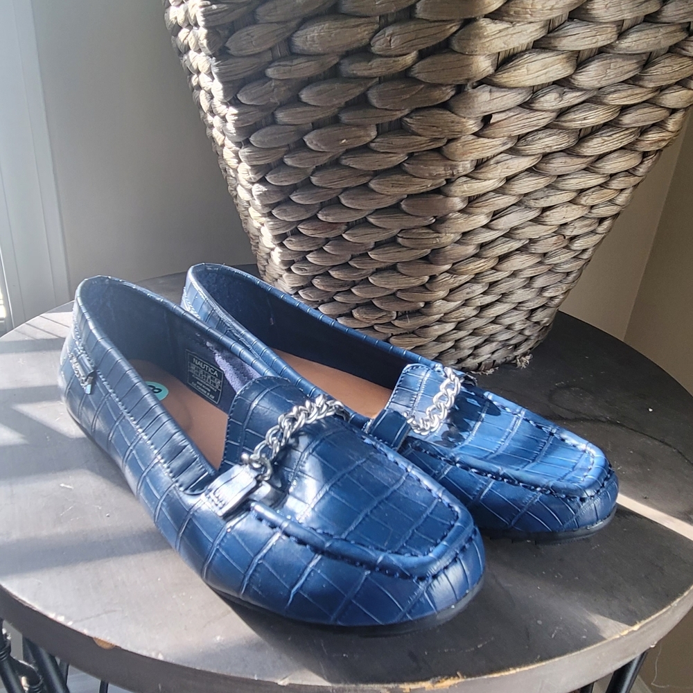 New - Nautica croc print loafers